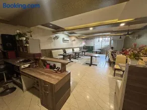 Hotel Corbett Inn - Image 2