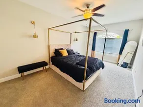 Midtown Gold Luxe - Near Benz Stadium - Image 1