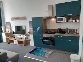 Gutbau com, Whole Apartment 4u, Self-Check-in, Top-Location, Underground & Shops under window, 3-5min Walking to Swimming & footbal Stadion, Wake-up in sunshine - Image 5