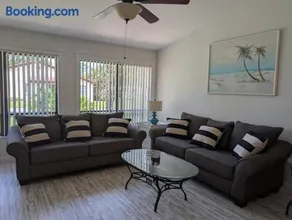 LUX VILLAs on beautiful Palmer Ranch - Image 5