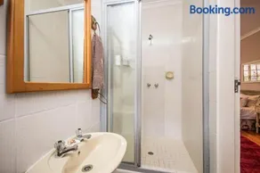Warrens Guest House - Image 2