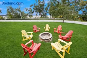 PRIVATE COTTAGE GETAWAY On LAKE SIMCOE - Image 5