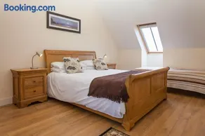 1 Eden at Williamscraig Holiday Cottages - Image 2