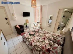Zéphyra Studio DELUXE dans résidence Privée avec Patio à proximité - Image 4