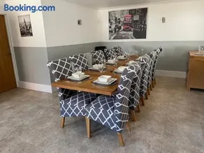Self-contained large annexe near Stonehenge - Image 2