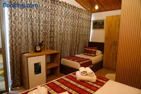 Lake Bliss Cabins - Image 2