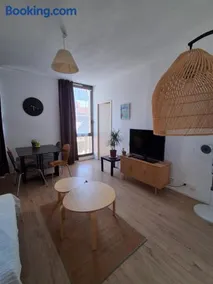 Charming Flat Near The Old Port - Image 2