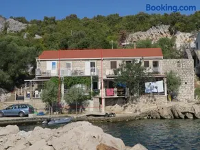 Old Fisherman's House w 3BD, balcony and terrace by the Sea - Image 2