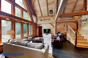 2 beautifully designed, off-the-grid homes with amazing lakefront views & access - Image 4