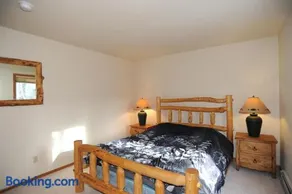 72 Clubhouse - Image 3