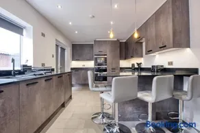 The Southfield Stay - Beautiful, Spacious, Modern - Image 2