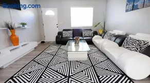 Cozy Morningside House with Fiber Internet - Image 1