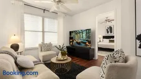 Quiet 2BR Near UT - Just 6 Min to Downtown - Image 4