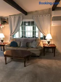 The Cozy Cottage - Image 1