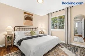 New! Pet-Friendly 1BR in the heart of Roseville! - Image 1