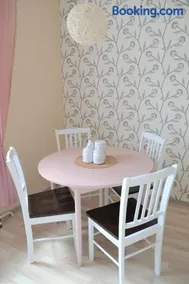 Vee 4 City Center Apartment - Image 3