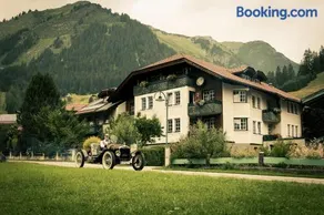 Villa Rosa Deluxe Apartments - Image 2