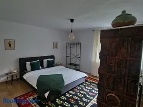 La Tanti Coman - Image 1