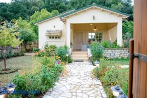 Rita's Cozy Country Home - Image 1