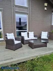Seaside cottage with hot tub and sauna sleeps 11 - Image 4