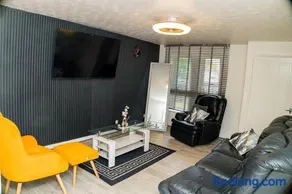 Dynasty Lodge Manchester - Alison Kelly close - Image 2