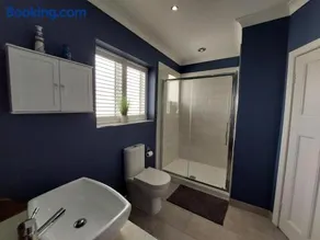 Beach House, with BBQ lodge and Hot Tub! - Image 2