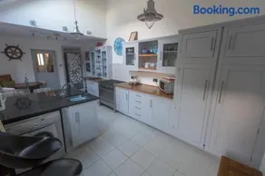 Holiday House Pembroke Dock - Image 4