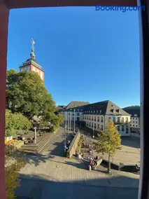 Fuchsbau unterm Krönchen - Image 1
