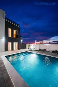 D-Palace Apartments-Olive tree - Image 2