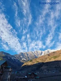 The Bunker Burwa Manali - Image 3