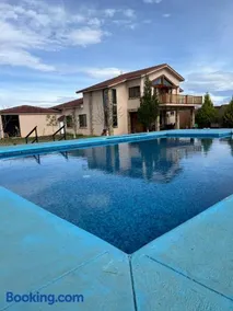 Cabaña con Piscina para Descansar - Image 2