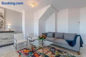 797 Holiday Rentals -Lujoso Atico duplex en el centro de Benalmadena - Image 3