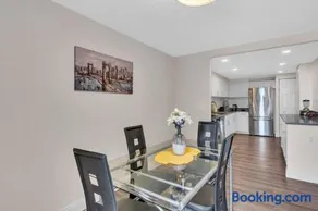 Arlington 2BR 2Ba Apartment in Crystal City - Image 3