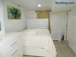 Cozy 1 Bed Apt in Randolph - Image 1