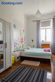Cozy river view apartment - Image 2