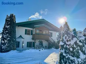 JUCHEEE Boutique Chalet by ALPIN CHARME APARTMENTS - Image 1