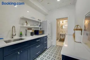 Penthouse Paradise on Palm Beach Island - Image 3