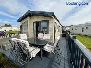 2 bedroom Mini Lodge Caravan at Coopers Beach Holiday Park - Image 2