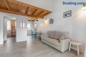 Cozy Ispra Residence with Terrace, near Beach (Sleeps 3)Air-Con - Happy Rentals - Image 2