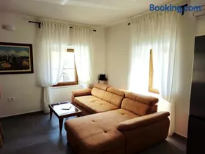 Apartment Veronica - Spacious 3BR Townhouse for 6 Guests at Great Value - Image 3