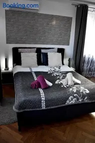 Apartament Night Premium Krakow - Image 1