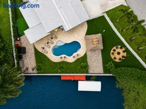 Pool, Hot Tub, Soccer Field, Tiki Hut, Sauna - Image 1