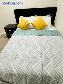 Sky Cove - Modern Comfort, Simple, Cozy, Central - Image 3