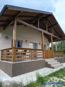Garden Chalet - Image 2