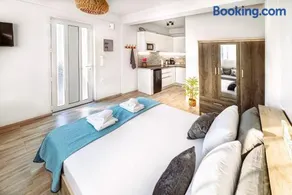 Holiday House Heraklion & Roof Garden - Image 2