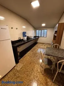 Aconchegante casa no centro de Guaxupe - Image 2