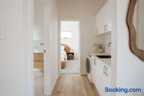 The Bennett Loft, a modern Launceston hideaway - Image 4