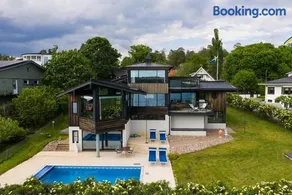 Exclusive rental of the Entire Spacious Ground Floor - Image 1