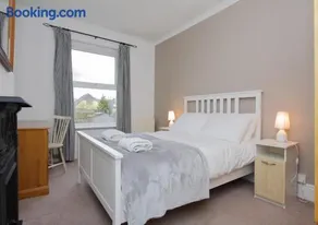 Lovely Victorian House - Image 3
