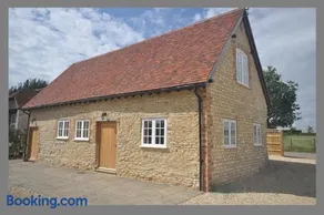 Court Farm Barns - Image 5